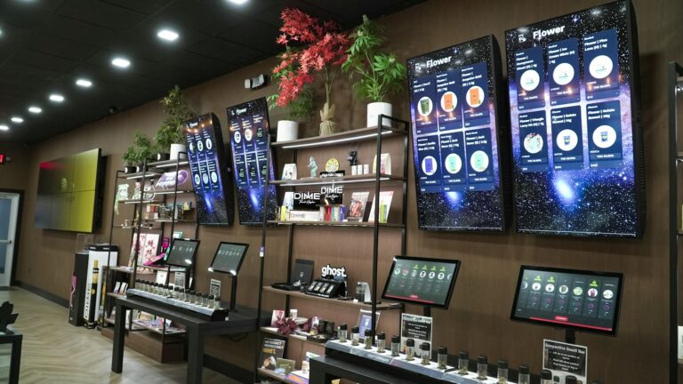 Digitales Display in einem Ladengeschäft