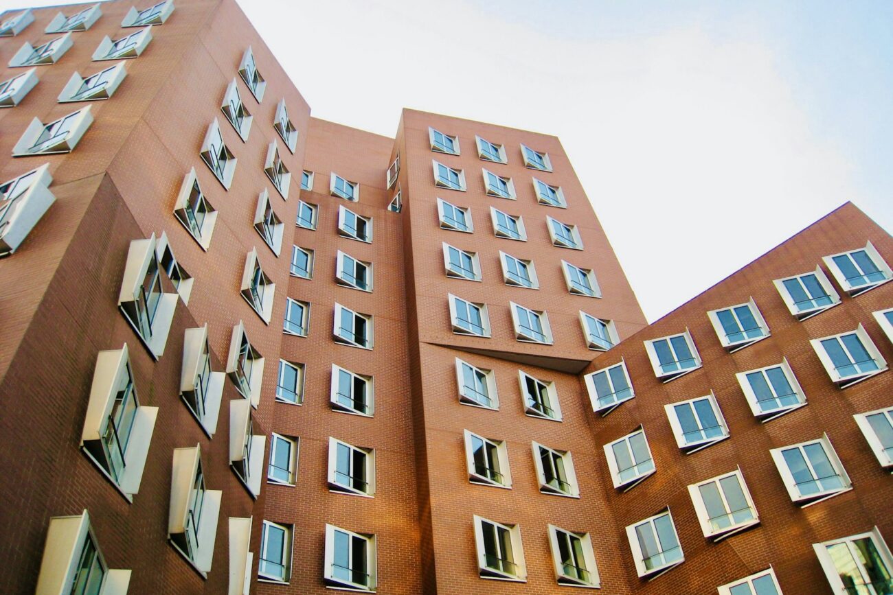 Altbauwohnung mit Balkon — Beispielfoto